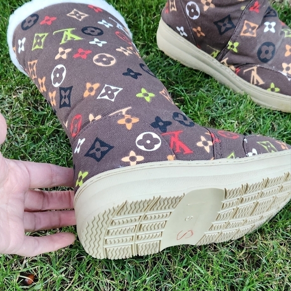 Cozy Monogram Winter Boots - Picture 5 of 6